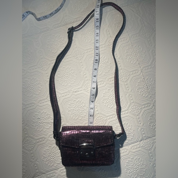 Emily and Noah Metallic Purple adjustable cross-body Purse - Picture 11 of 16